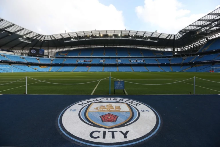 Manchester City es culpable de irregularidades financieras y enfrenta posible expulsión de la Premier League