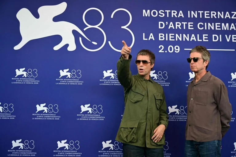 Mostra de Venecia proyecta documental sobre la reunión de Oasis y el thriller ‘Primetime’ con Robert Pattinson