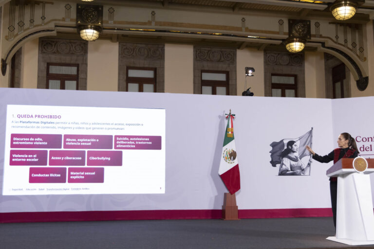 Sheinbaum presenta decreto para obligar a plataformas digitales a retirar contenido de odio y violencia