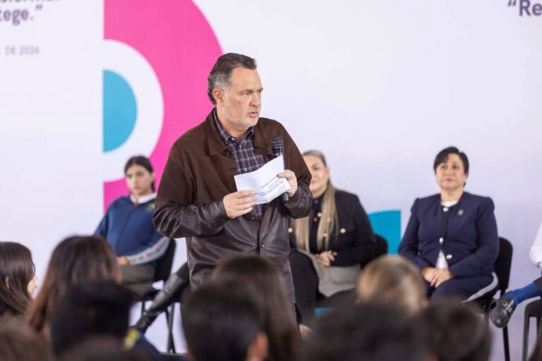 Mauricio Kuri afirma que «el futuro se escribe con F» y pide no especular sobre reuniones políticas