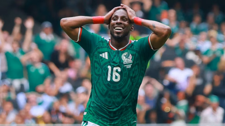 Julián Quiñones y Scarlett Camberos hacen historia en el Balón de Oro 2026