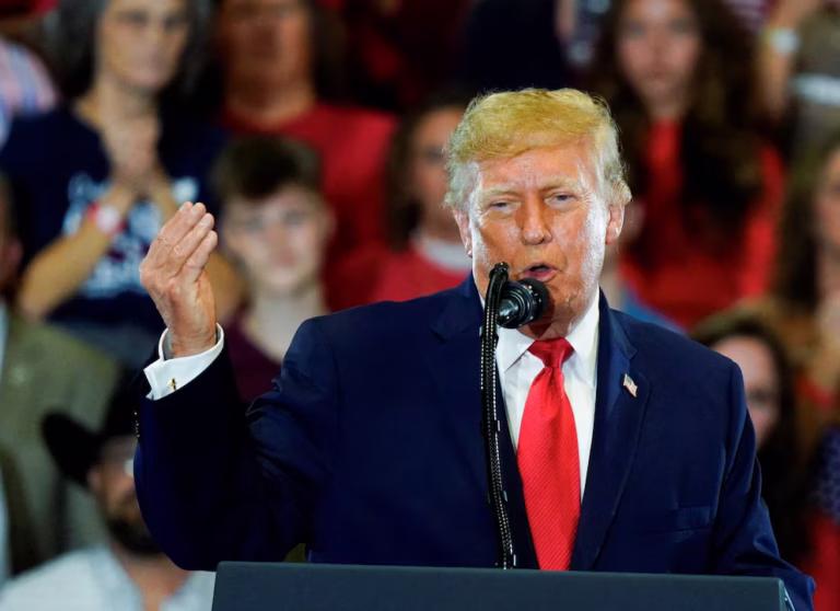 Donald Trump defiende política migratoria y presume apoyo hispano pese a caídas en su aprobación por deportaciones