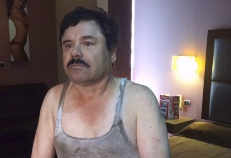 «Botas», el changuito de las hijas de “El Chapo” que guio a las autoridades hasta su escondite tras la fuga del Altiplano