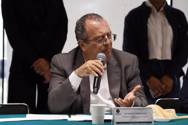 “Alumnos no son títeres de nadie”: Gilberto Herrera rechaza injerencia en protestas de la UAQ