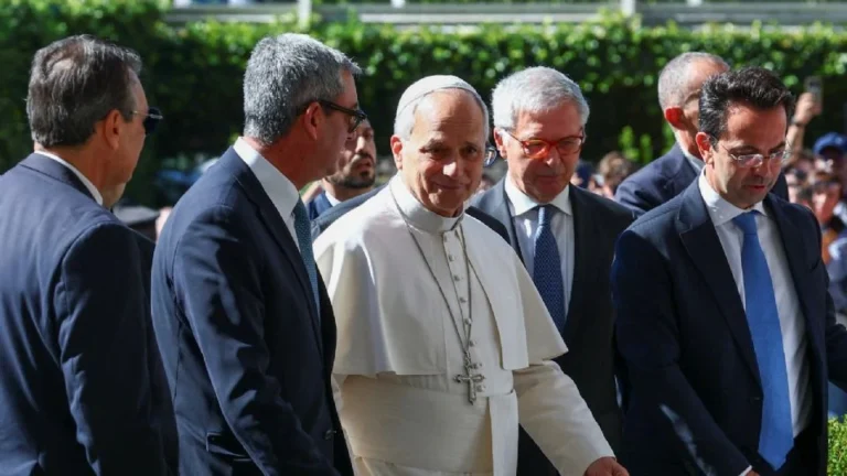 Confirman cáncer pulmonar en el papa León XIV tras intervención quirúrgica en Roma