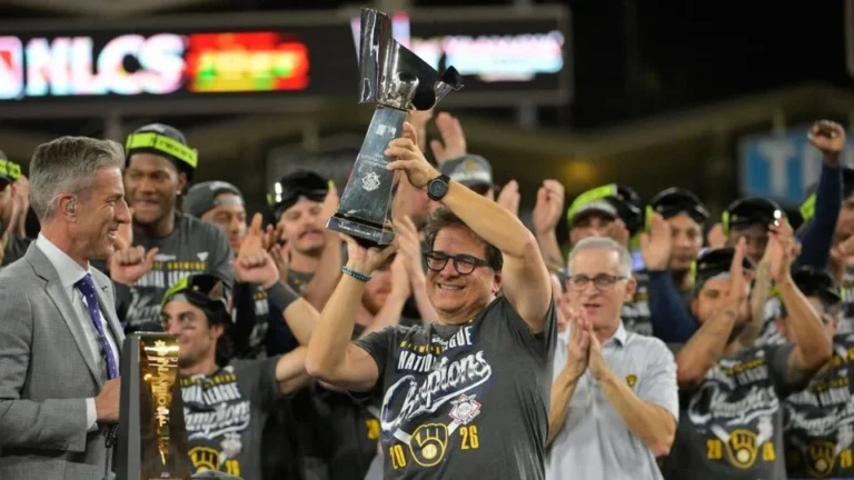 Brewers barren 4-0 a los Dodgers y avanzan a la Serie Mundial por primera vez desde 1982